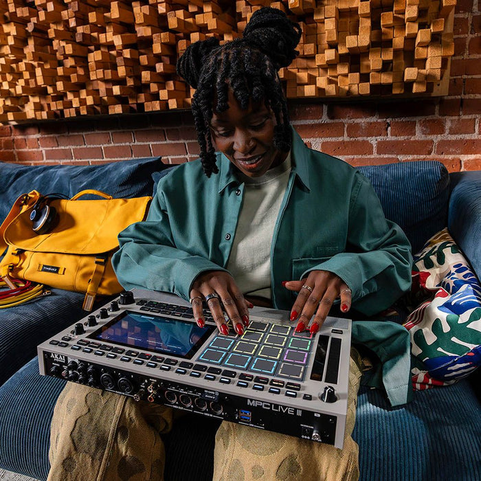 AKAI | MPC Live 3 Retro Version | Next - Gen Standalone Music Production Centre | Battery Powered (69/MPC-L3-RETRO) - Gsus4