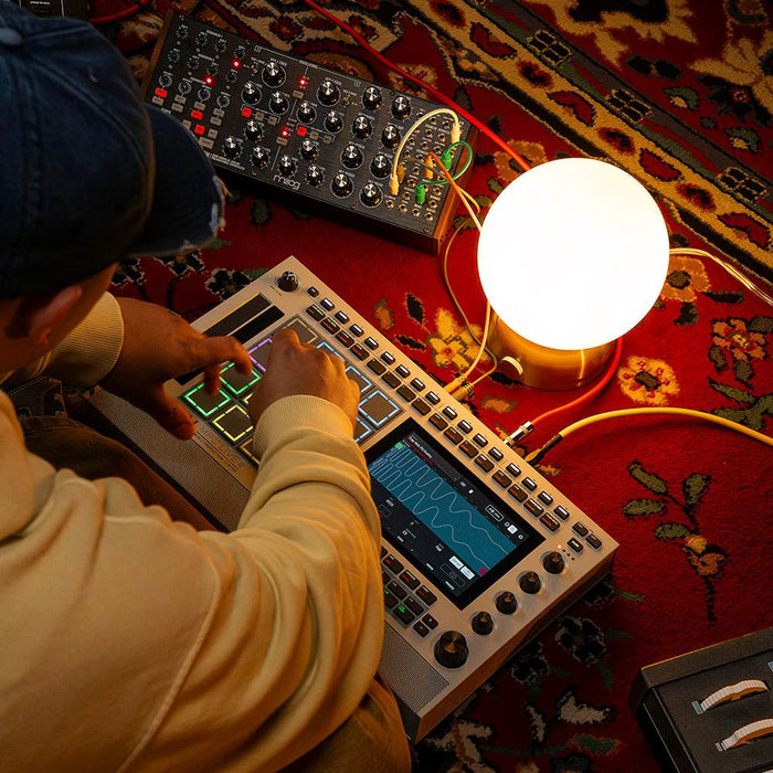 AKAI | MPC Live 3 Retro Version | Next - Gen Standalone Music Production Centre | Battery Powered (69/MPC-L3-RETRO) - Gsus4