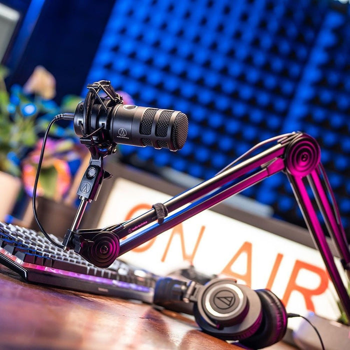 Audio Technica | AT2040USB Hypercardioid Dynamic USB Podcast Microphone w/ Boom Arm (ATAT2040USBBOOM) - Gsus4