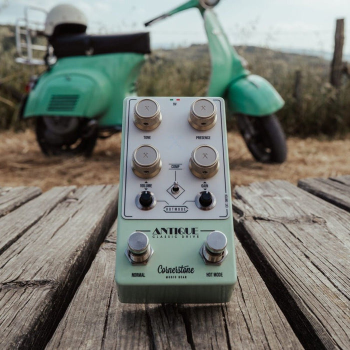 Cornerstone | ANTIQUE V3 | Classic Overdrive Based on TS808 / TS10 | Surf Green (SA - ANTIQUEV3 - SG) - Gsus4