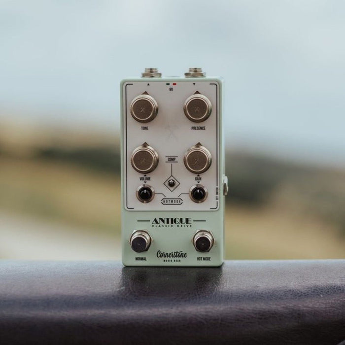 Cornerstone | ANTIQUE V3 | Classic Overdrive Based on TS808 / TS10 | Surf Green (SA - ANTIQUEV3 - SG) - Gsus4