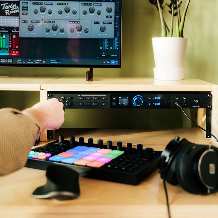 Fender | Quantum HD8 | 26x30 32 bit / 192 kHz USB - C Audio Interface | Incl. Fender Studio Pro 8 (Perpetual) (FES-QUANTUM-HD8) - Gsus4