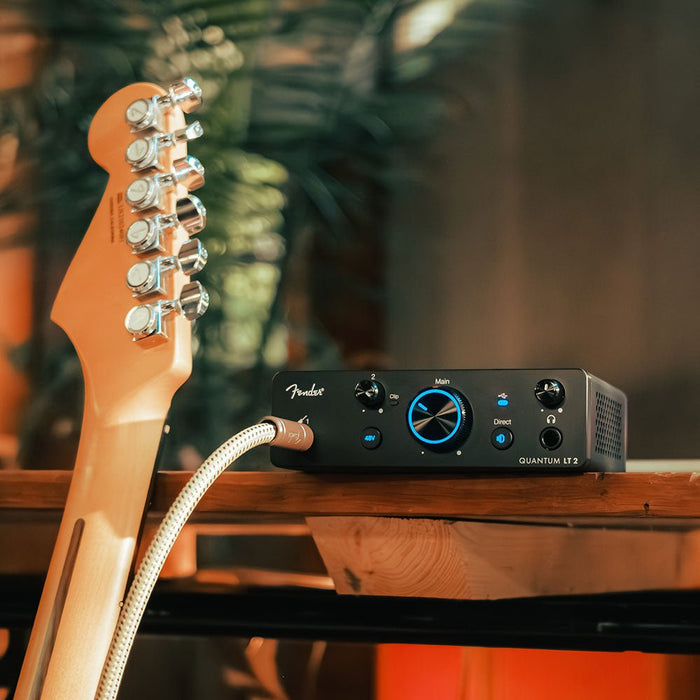 Fender | Quantum LT2 Creator Bundle | w/ LT2 Interface, HD7 Headphones & M7 Microphone (FES-QLT2-CRE) - Gsus4