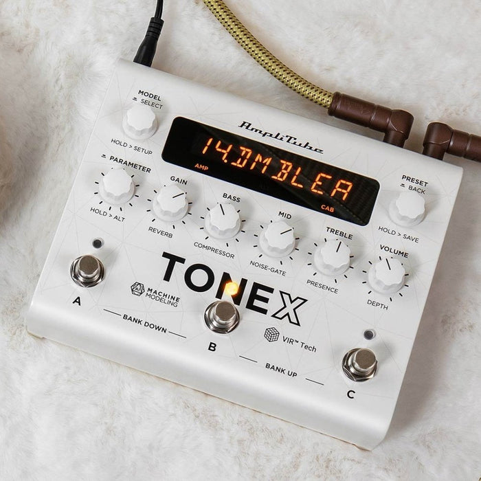 IK Multimedia | TONEX WHITE | Anniversary Edition | w/ 150 Pre-Loaded Tone Models, TONEX Max & AmpliTube 5 - Gsus4