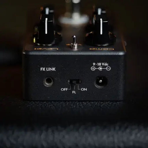 Suhr Koji Compressor Black Edition Pedal (720120) - Gsus4